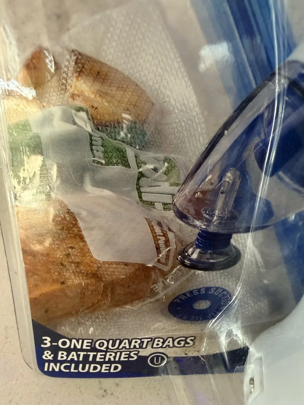 New In Package Reynolds Handi-Vac Vacuum-Sealing Starter Kit Bag Batteries